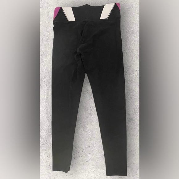 PINK Victoria’s Secret Black Yoga Leggings - Picture 7 of 8